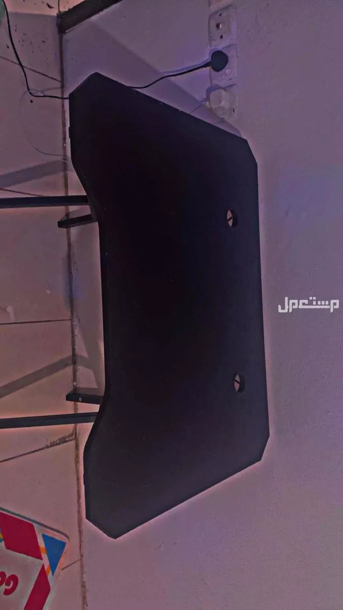 طاولة جديده استخدم 10 ايام في جدة بسعر 100 ريال سعودي