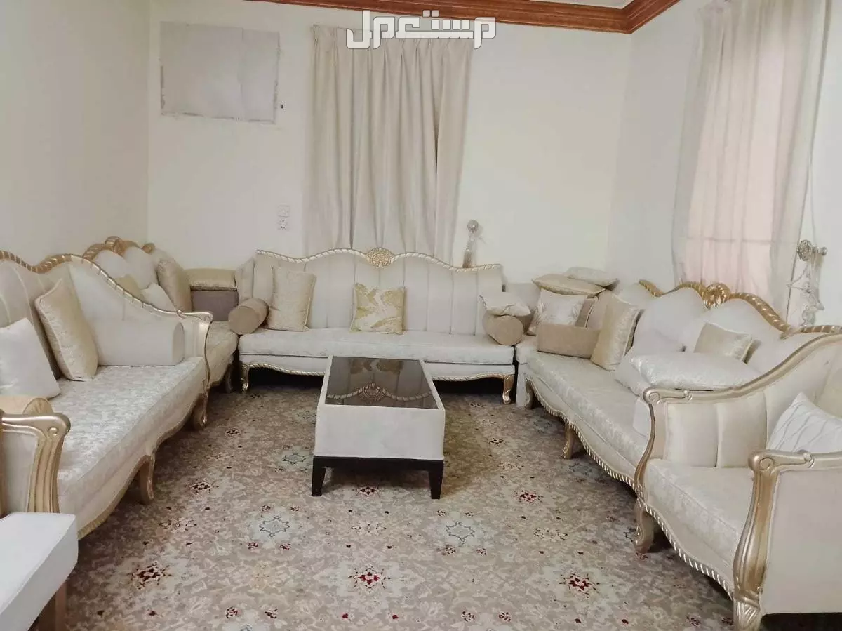 كنب ملكي مستعملة نضيفه في خميس مشيط حي ذلاله السعر 1000ريال  للصامل فقط كنب ملكي مستعملة نضيفه