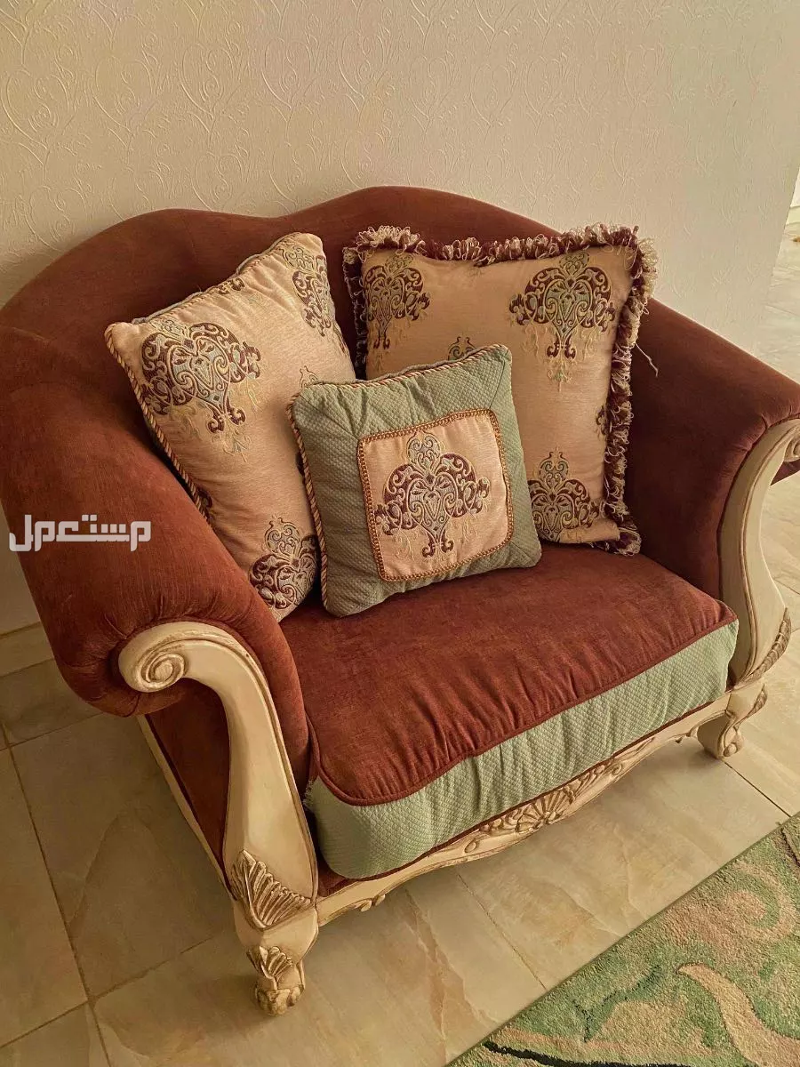 كنب كلاسيك للبيع  في الرياض بسعر 1500 ريال سعودي كنب مفرد