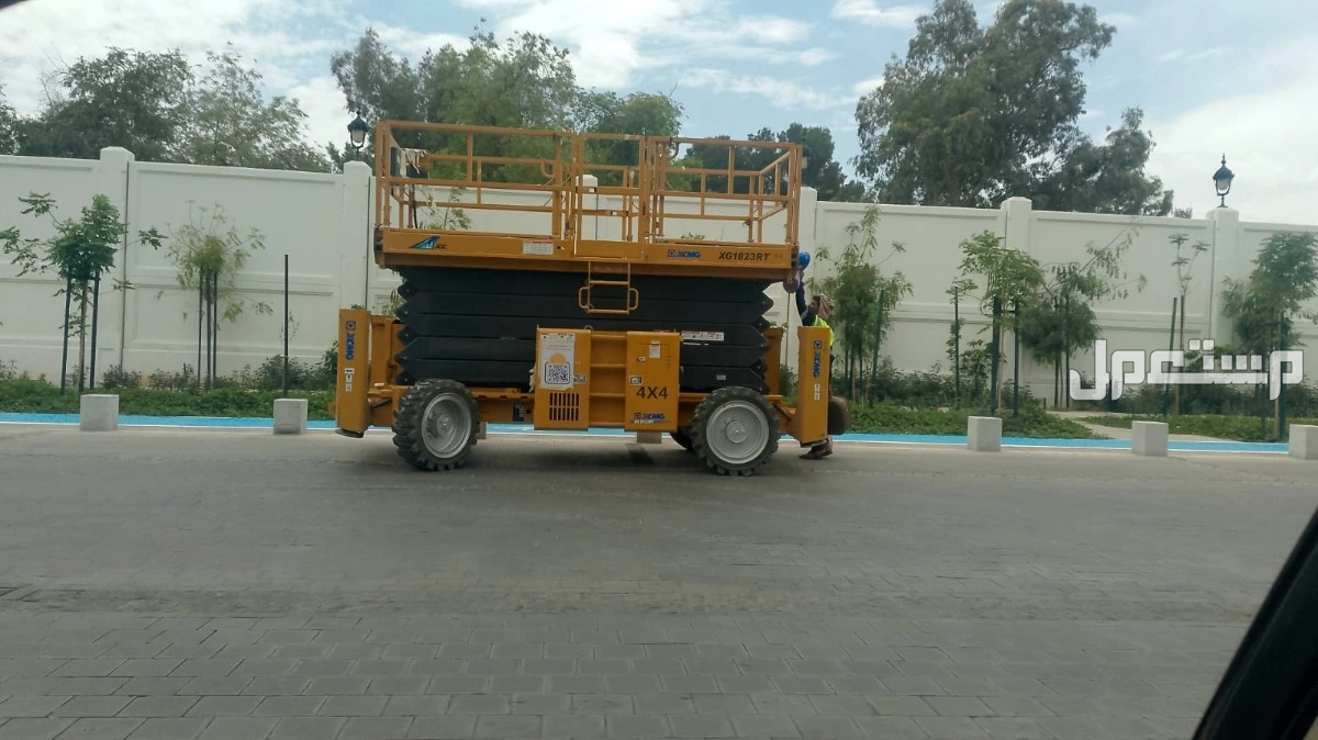 سبايدر لفت ومان لفت وسيزرلفت للايجار في الرياض