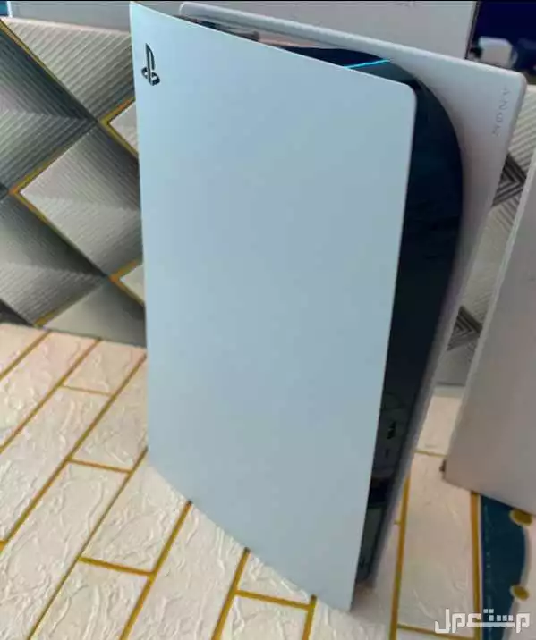 سوني 5 مستعمل شبه جديد مع جميع اغراظه