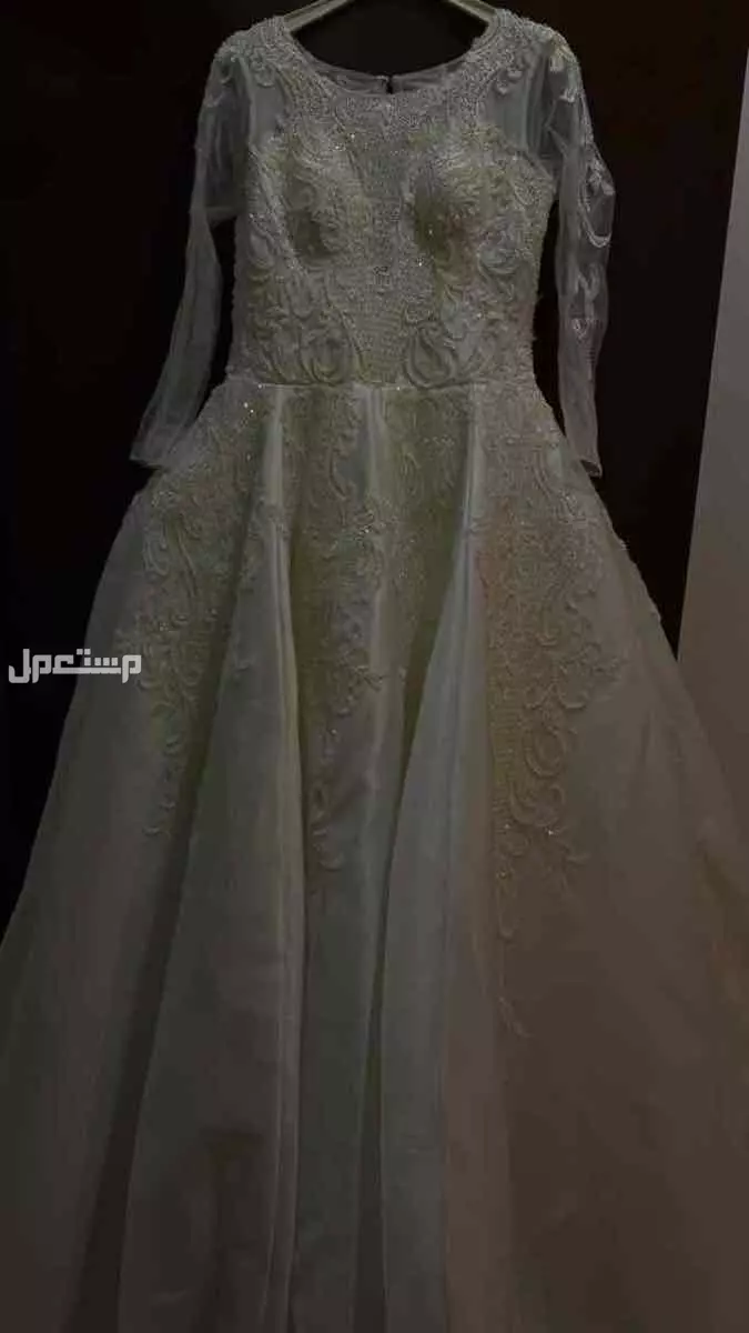 فستانين للبيع فستان زفاف وفستان سهره اسود مقاسات لارج مستعمله مره واحده