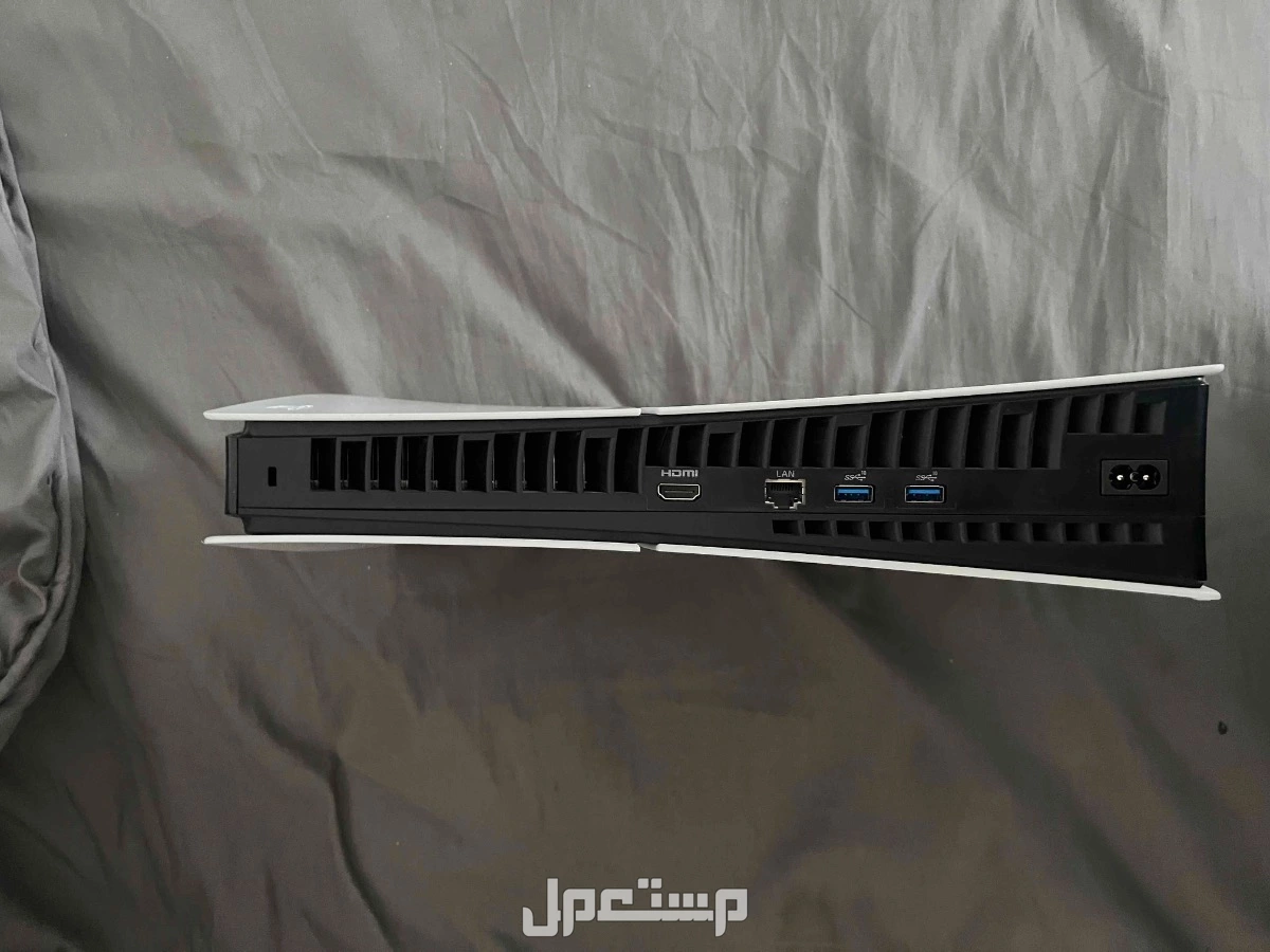 سوني 5 مستعمل شبه جديد مع جميع اغراظه