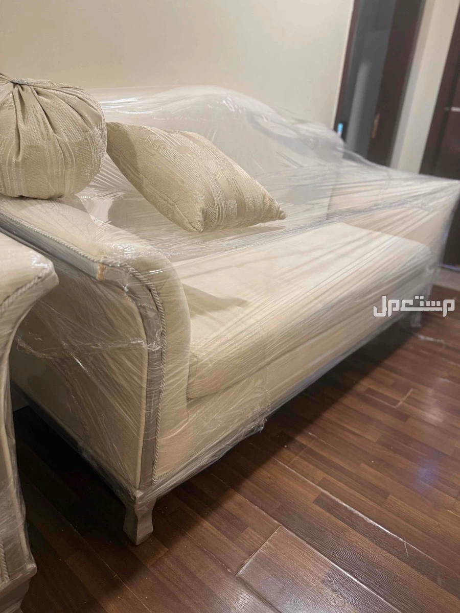 كنب 11 شخص منجد جديد لم يستخدم في الرياض حي لبن