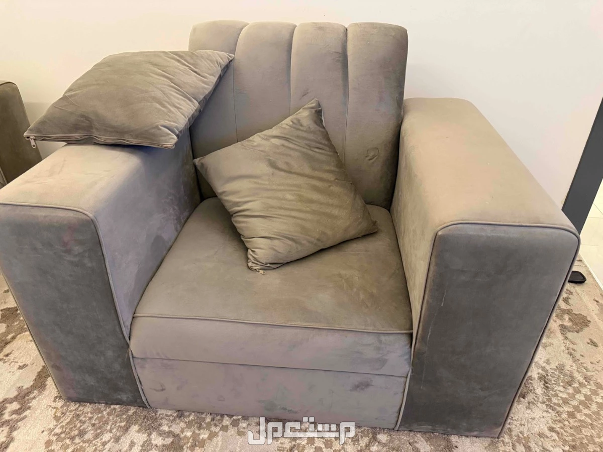 للبيع كنب في حفر الباطن بسعر 300 ريال سعودي
