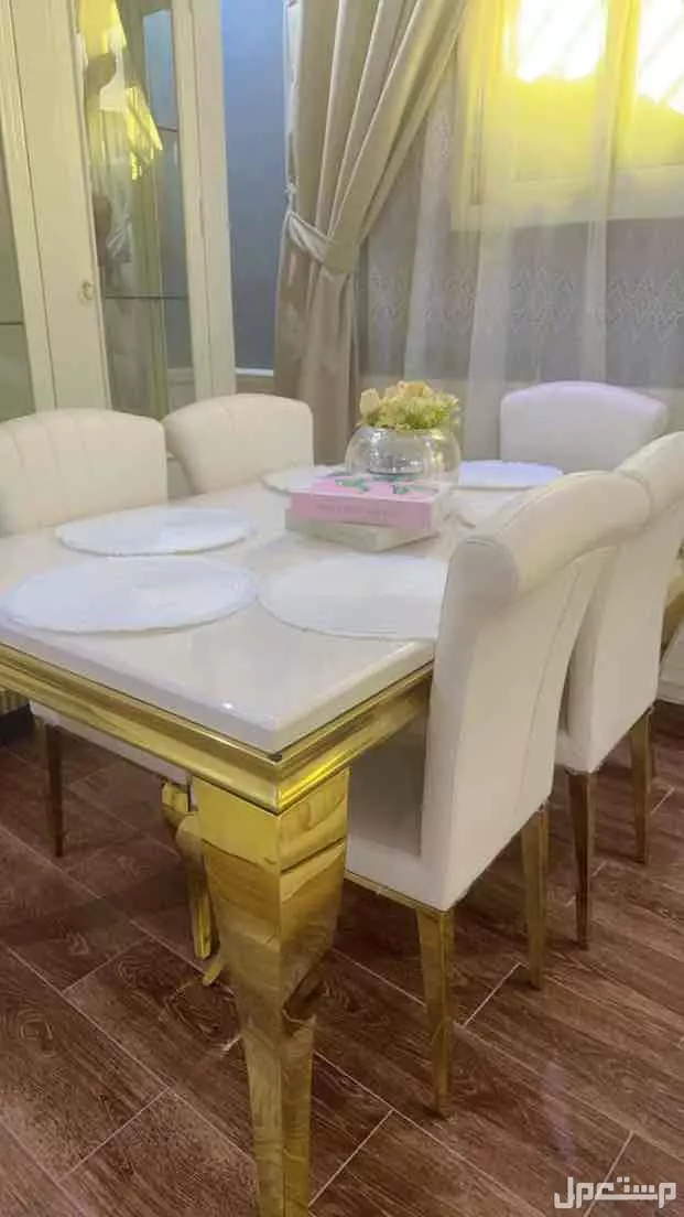 طاوله طعام مع دولاب   في الرياض بسعر 4500 ريال سعودي