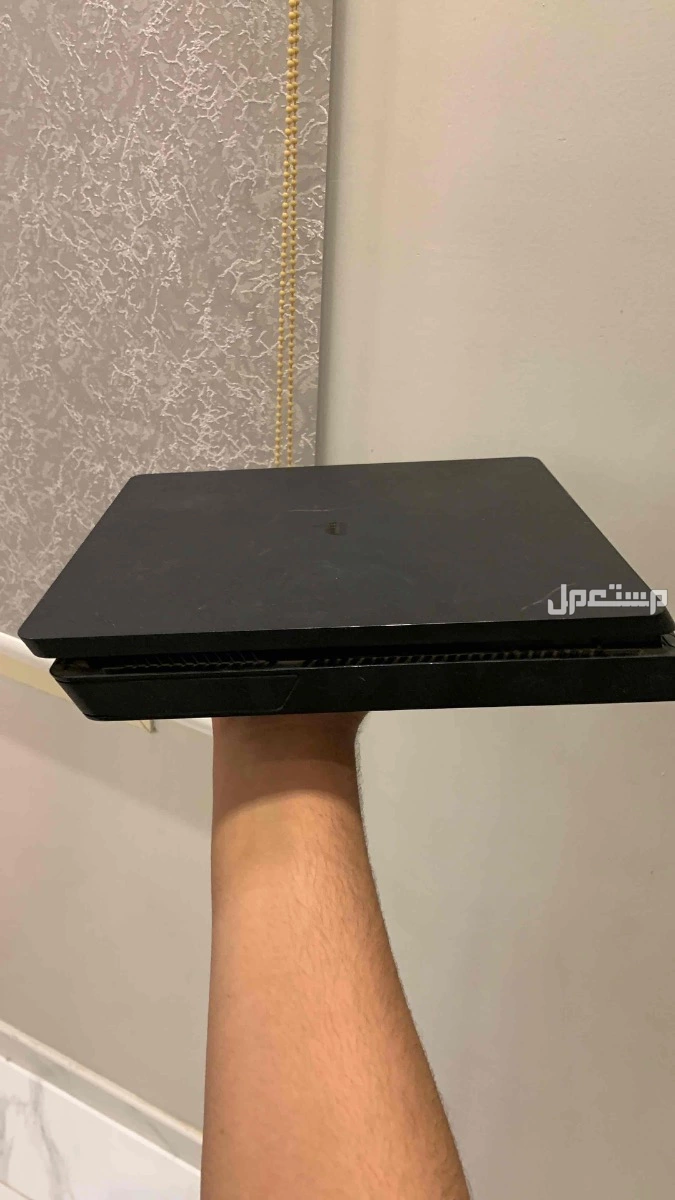 للبيع سوني 4 نظيف 500 قيقا بدون اي ملحقات معه