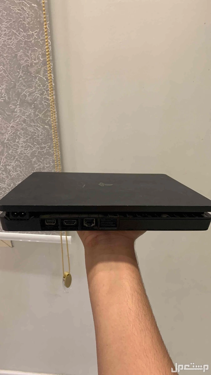 للبيع سوني 4 نظيف 500 قيقا بدون اي ملحقات معه