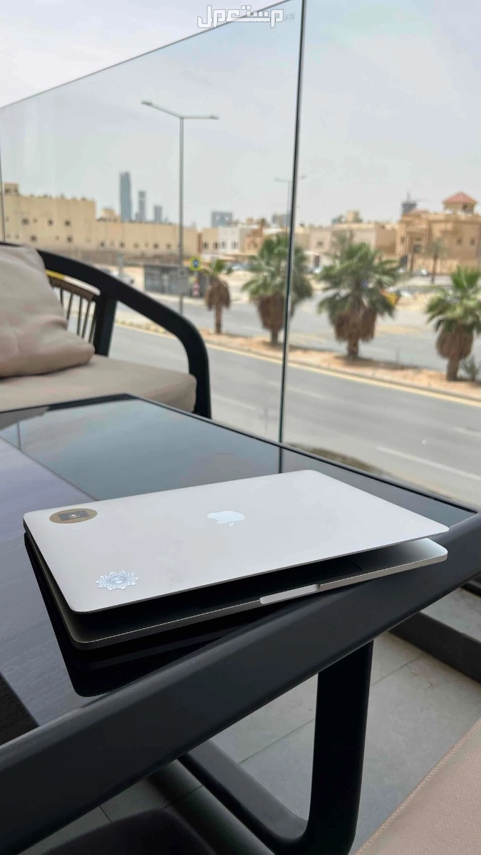 جهاز ماك بوك برو 13.3 انش - 2017 بكرتونه
