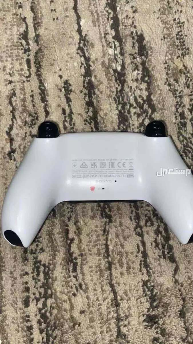يد سوني 5 للبيع للتواصل