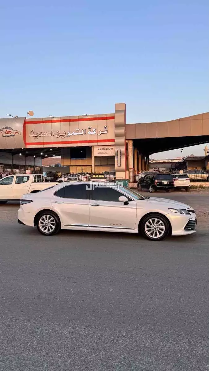 للبيع تايوتا كامري فل 2021 نظيفة المالك الاول