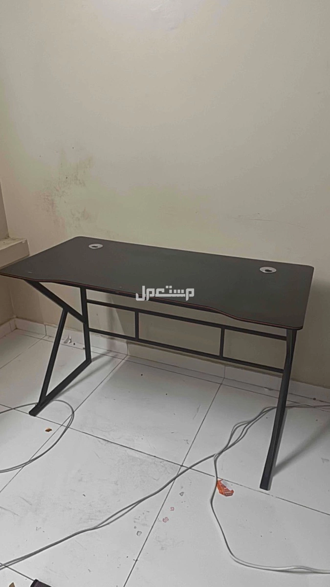 طاوله قيمنق نظييفه في جدة بسعر 100 ريال سعودي