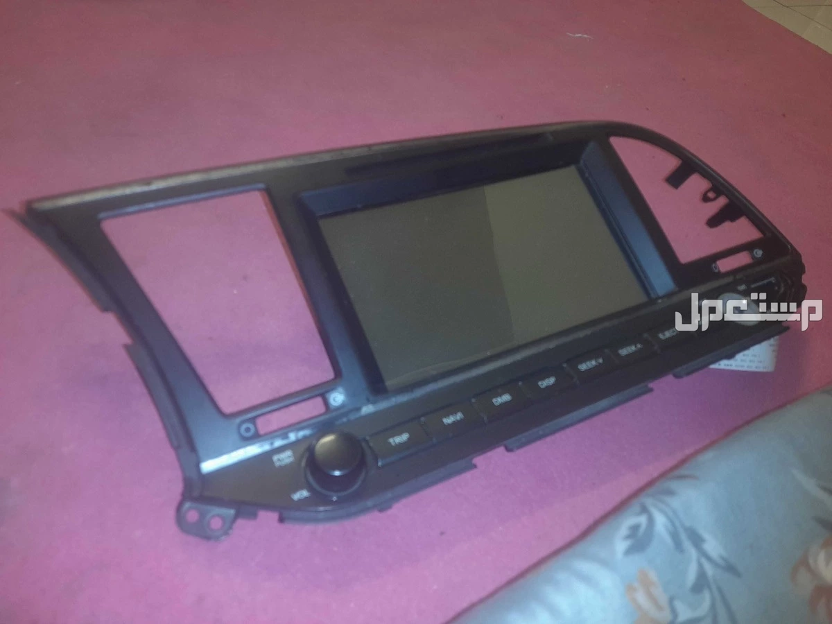 للبيع شاشه هواندي النترا2018 _2019 حق الوكاله مستخدمه والسعر قابل للتفاوض