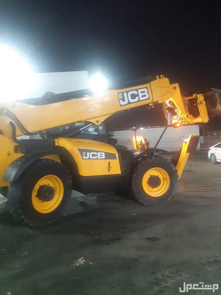 manlift and Caesarlift for rent in Tabuk 2024