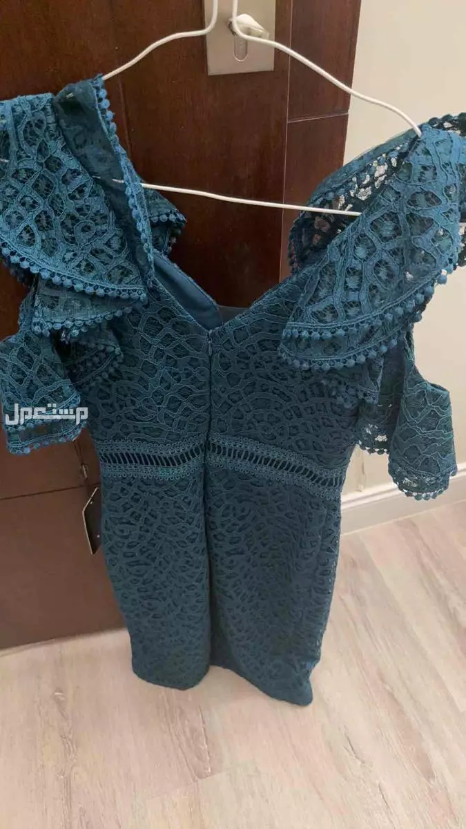 فستان نسائي متوسط الطول جديد ما انلبس مقاس ميديم السعر 200 ريال في الرياض