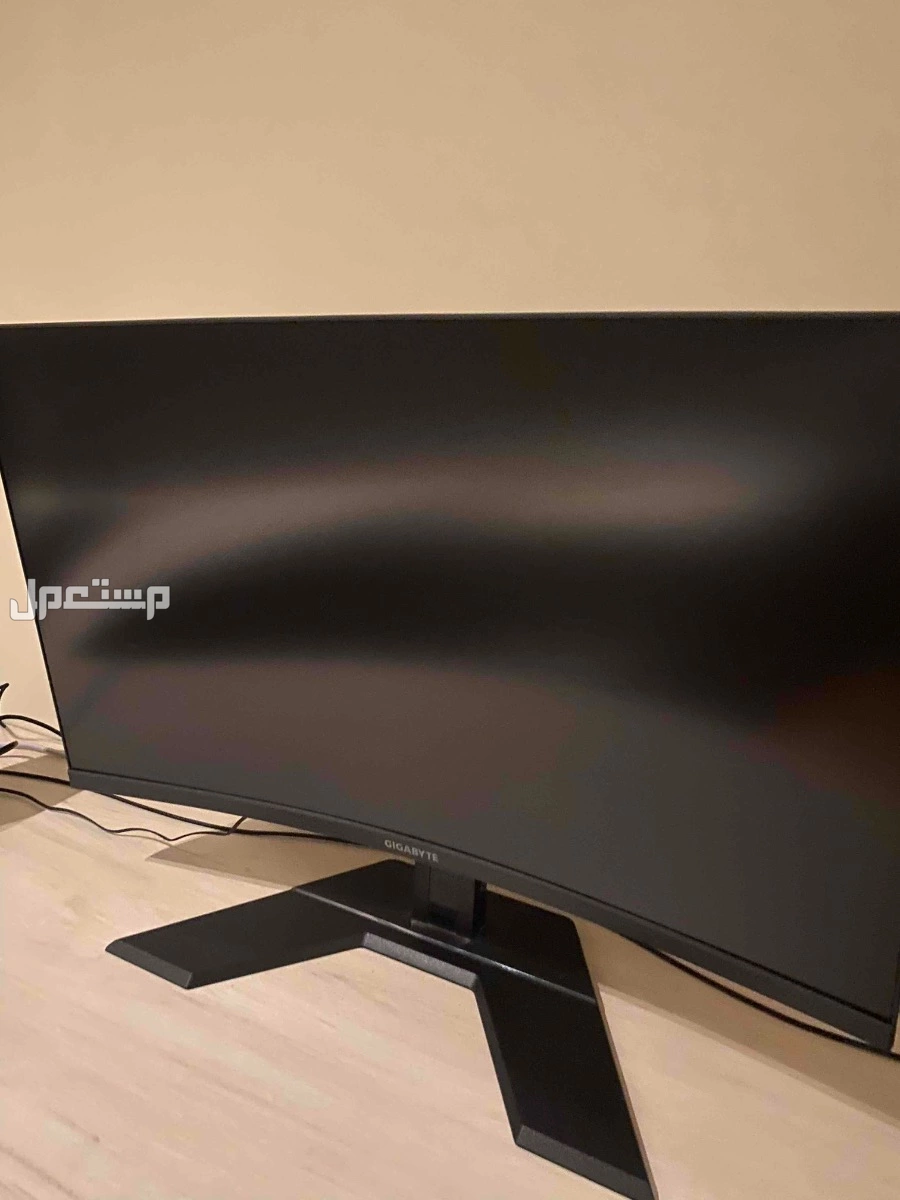 شاشة العاب 2k/165hz من قيقابايت منحنية