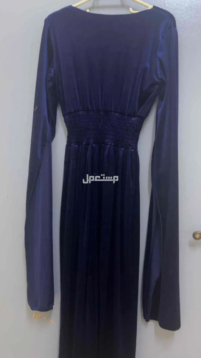 فستان مخمل نيلي مستعمل شبه جديد مقاس سمول شبه جديد