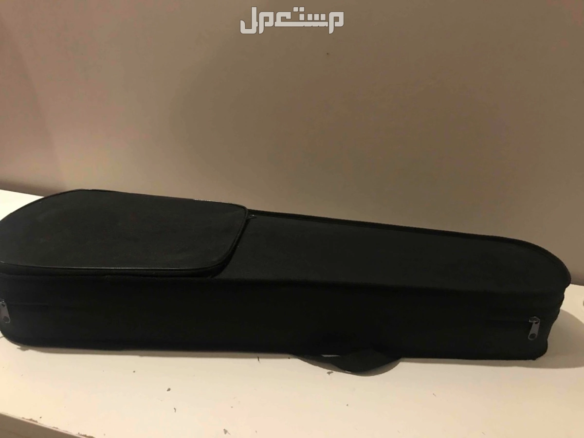 آلة كمان في الأحساء بسعر 400 ريال سعودي