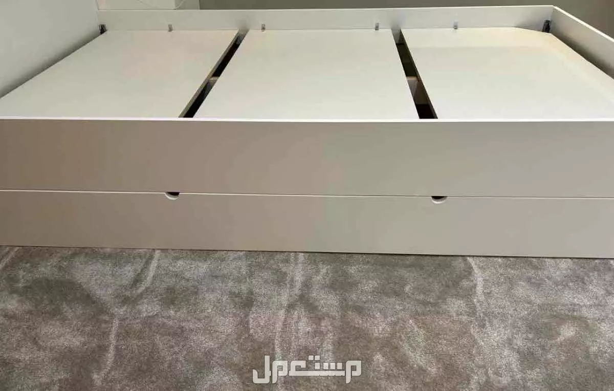 سريرين ابيض مزدوج جديد لم يتم استخدامه
