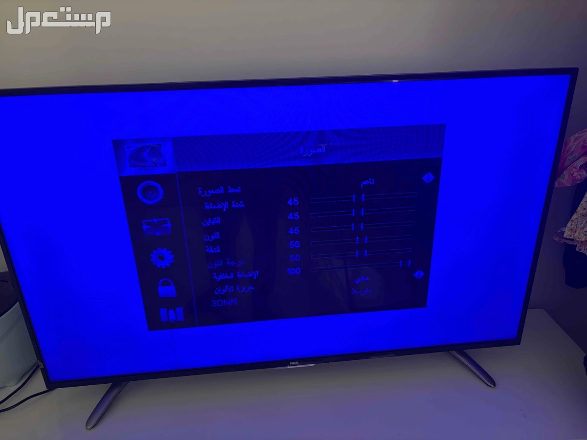 : تلفزيون Hisense 55 بوصة بحالة جيدة مع ملاحظة بسيطة في الرياض بسعر 750 ريال سعودي