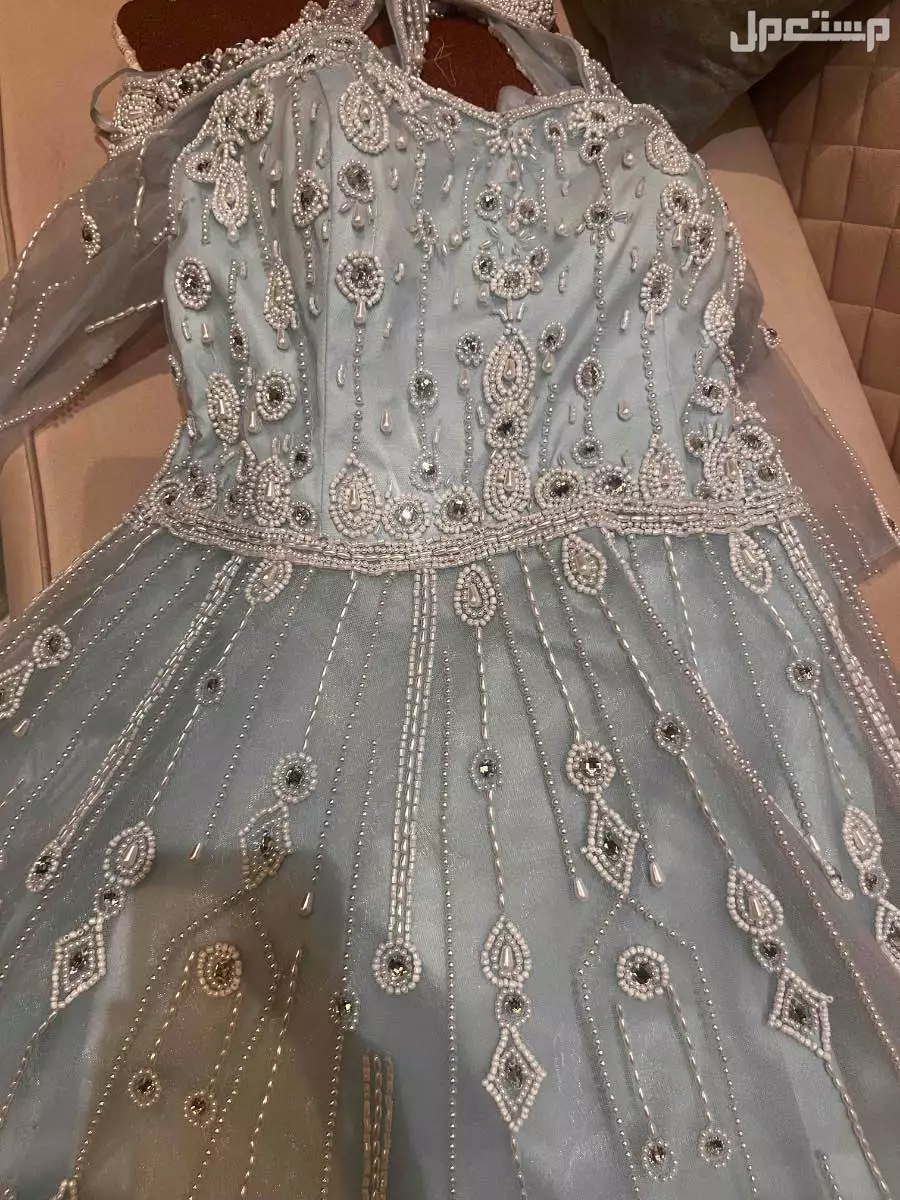 فساتين جديده لبسه واحده فقط اربع ساعات