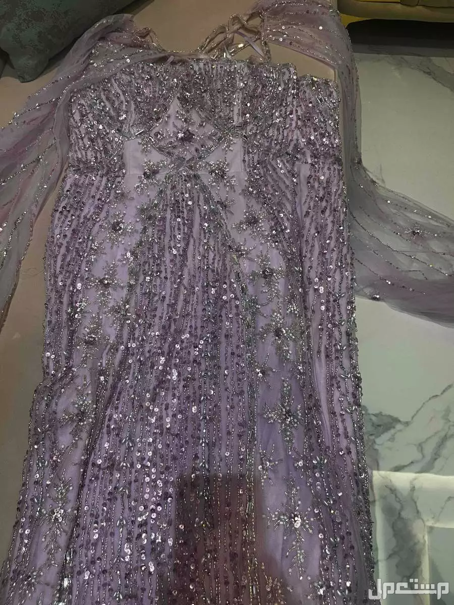 فساتين جديده لبسه واحده فقط اربع ساعات
