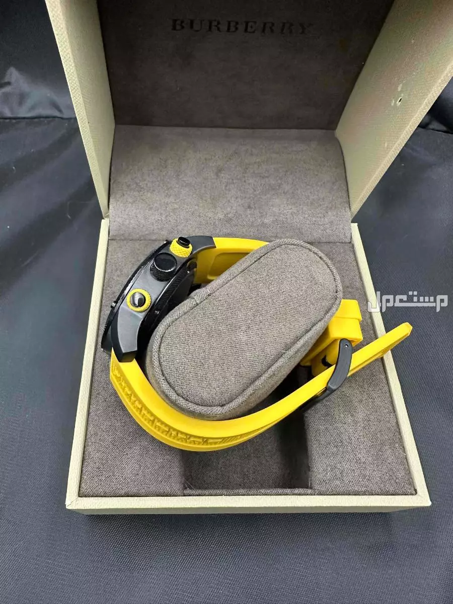 إعلان بيع ساعة Burberry Sport Chronograph BU7700 جديدة