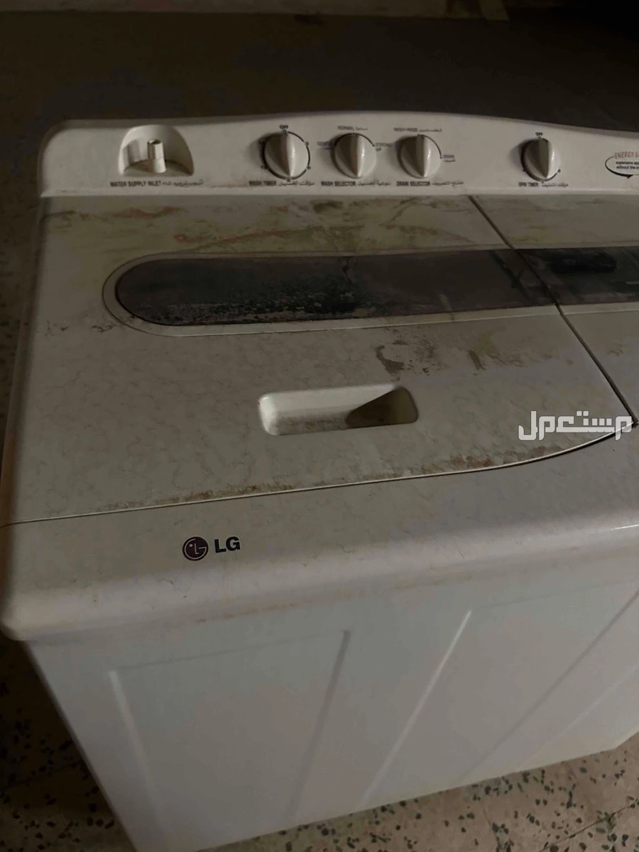 كنب وغساله للبيع والبيع سمح في الرياض