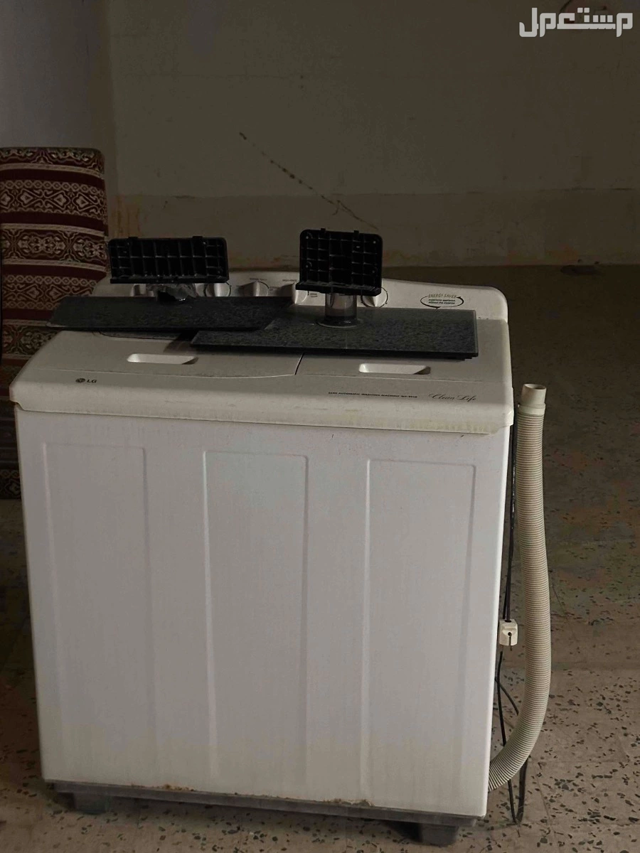 كنب وغساله للبيع والبيع سمح في الرياض