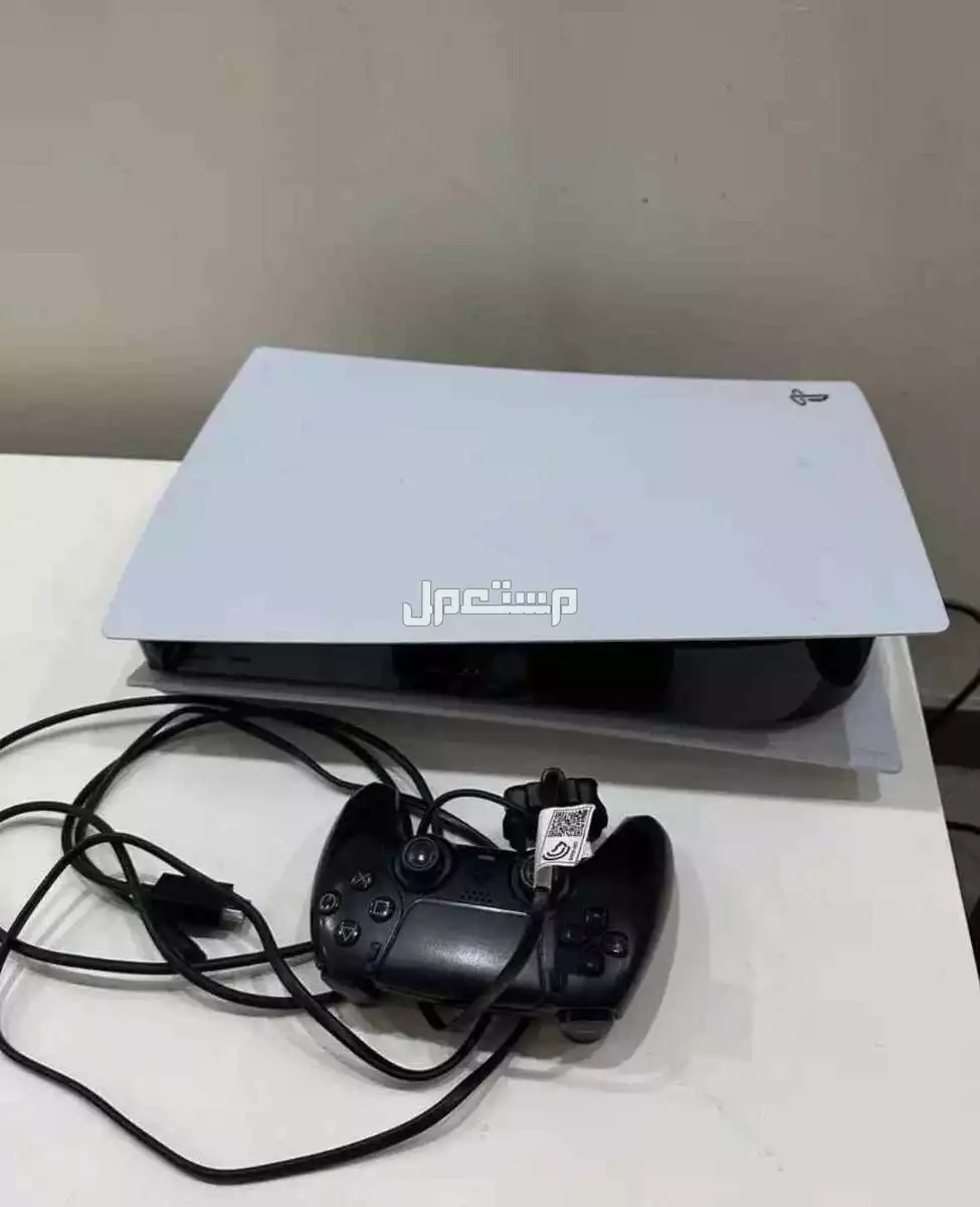 للبيع بلايستيشن 5 ديسك  ps5 بسعر 1400 جهاز نظيف استخدام كبار لايوجد في المنزل اطفال