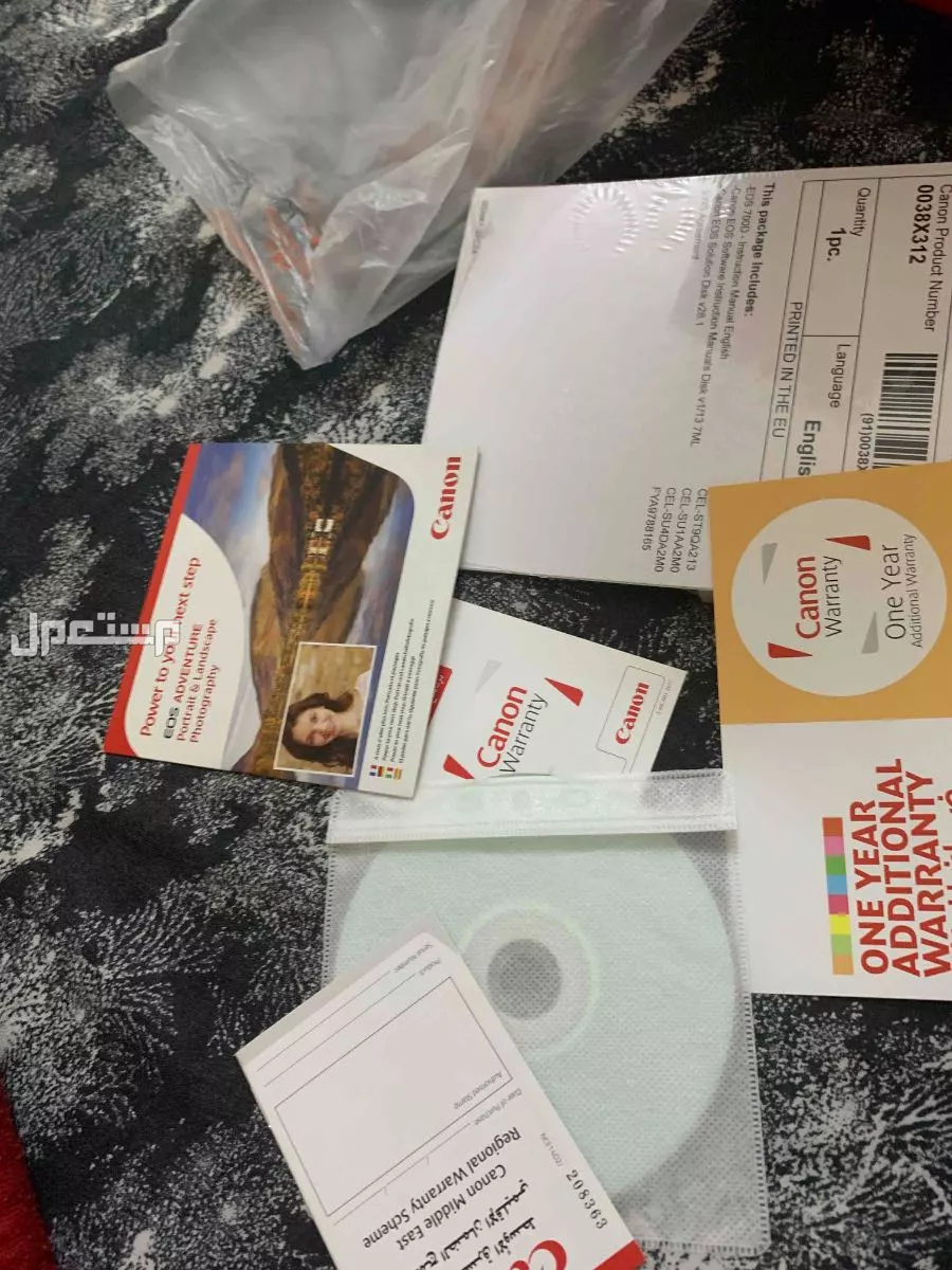 كاميرا كانون 700Dللبيع استخدام قليل السعر 1000 ريال