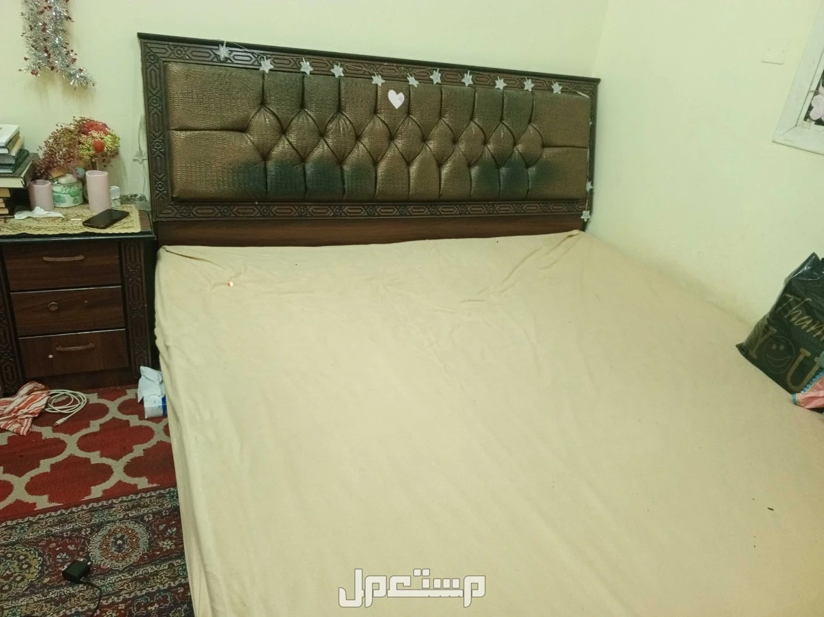 غرفة نوم مستعمله للبيع سرير ودولاب وتسريحة في الرياض بسعر 170 ريال سعودي