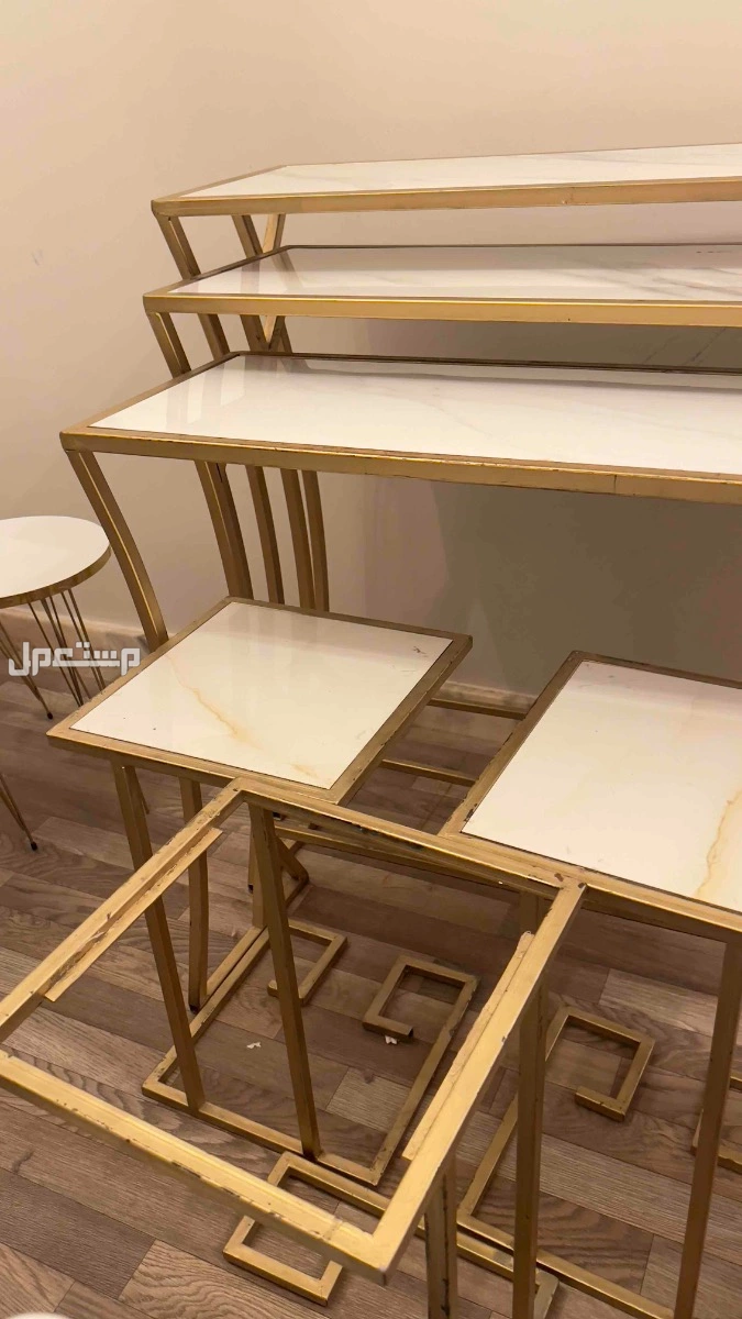 للبيع طاولات استقبال وخدمة 7 قطع