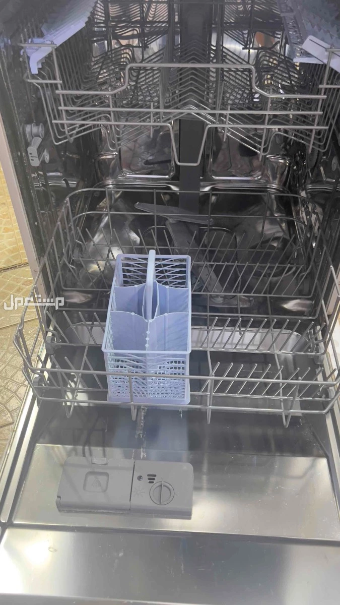غسالة صحون بحالة جيدة من شركةsmeg في الرياض بسعر 350 ريال سعودي