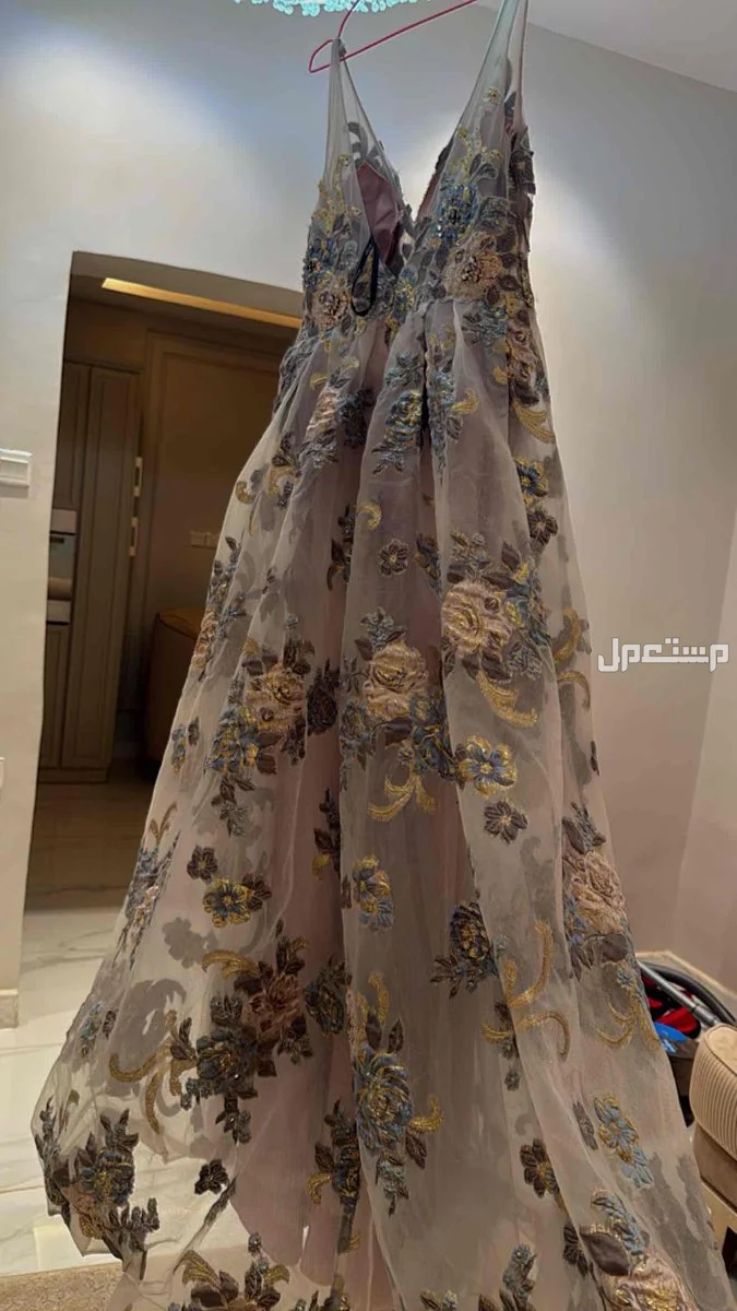 فستان مقيل  في صبياء بسعر 800 ريال سعودي