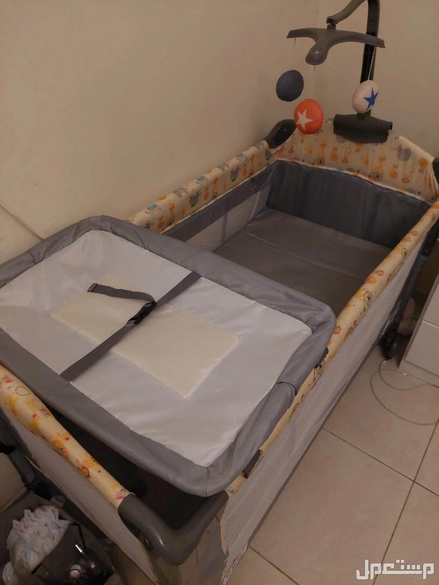 للبيع اغراض اطفال بحالة ممتازة جدا