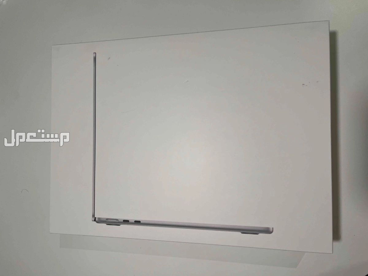 MacBook Air M.2 ماركة أبل في الرياض بسعر 3 آلاف ريال سعودي