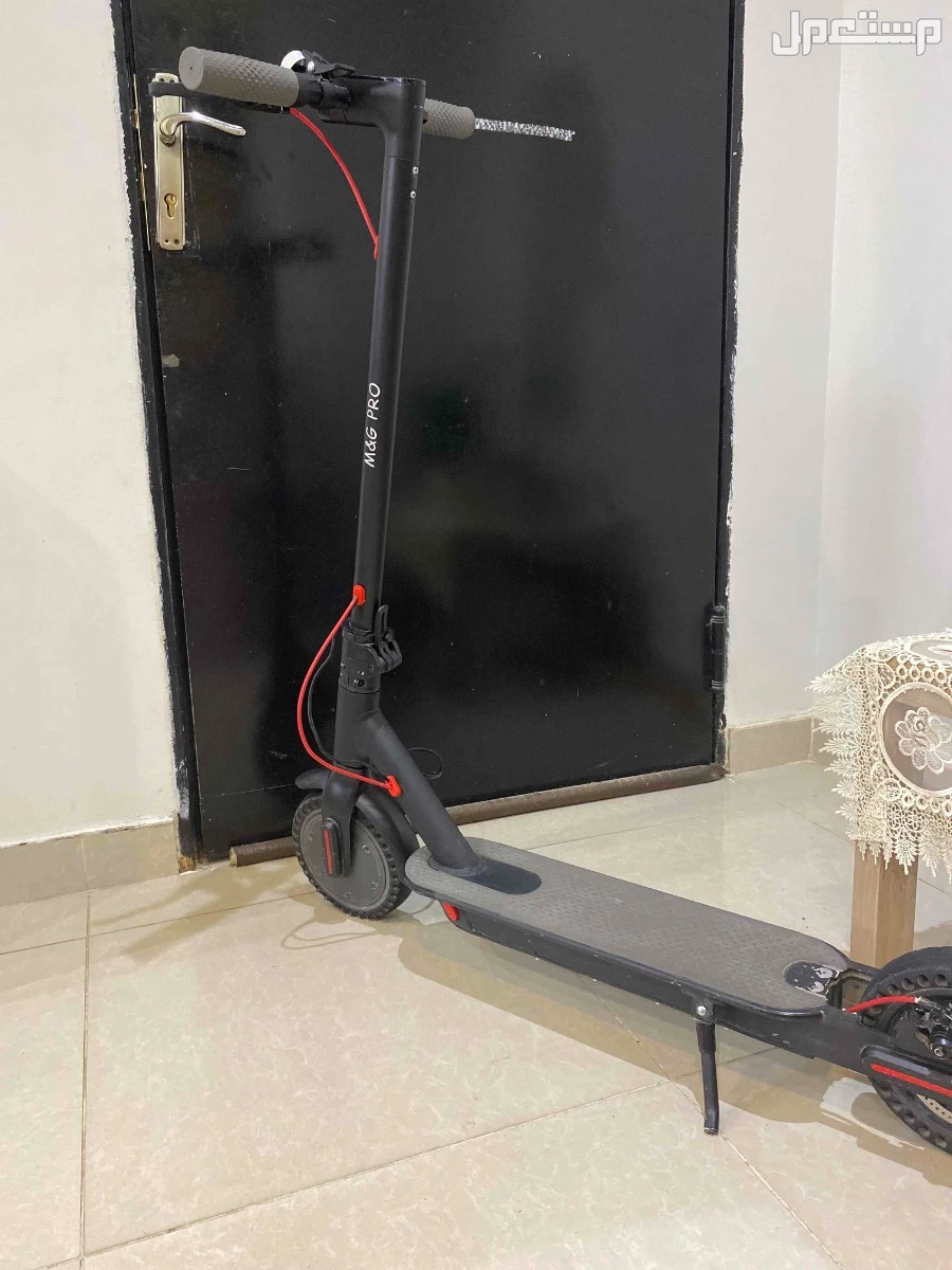 سكوتر كهربائي مع شاحنه فيه 3 سرعات في حاله ممتازه