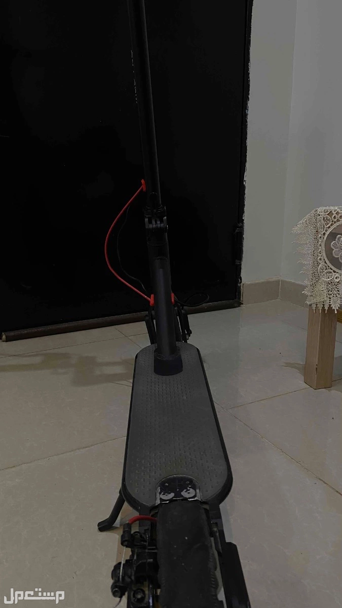 سكوتر كهربائي مع شاحنه فيه 3 سرعات في حاله ممتازه