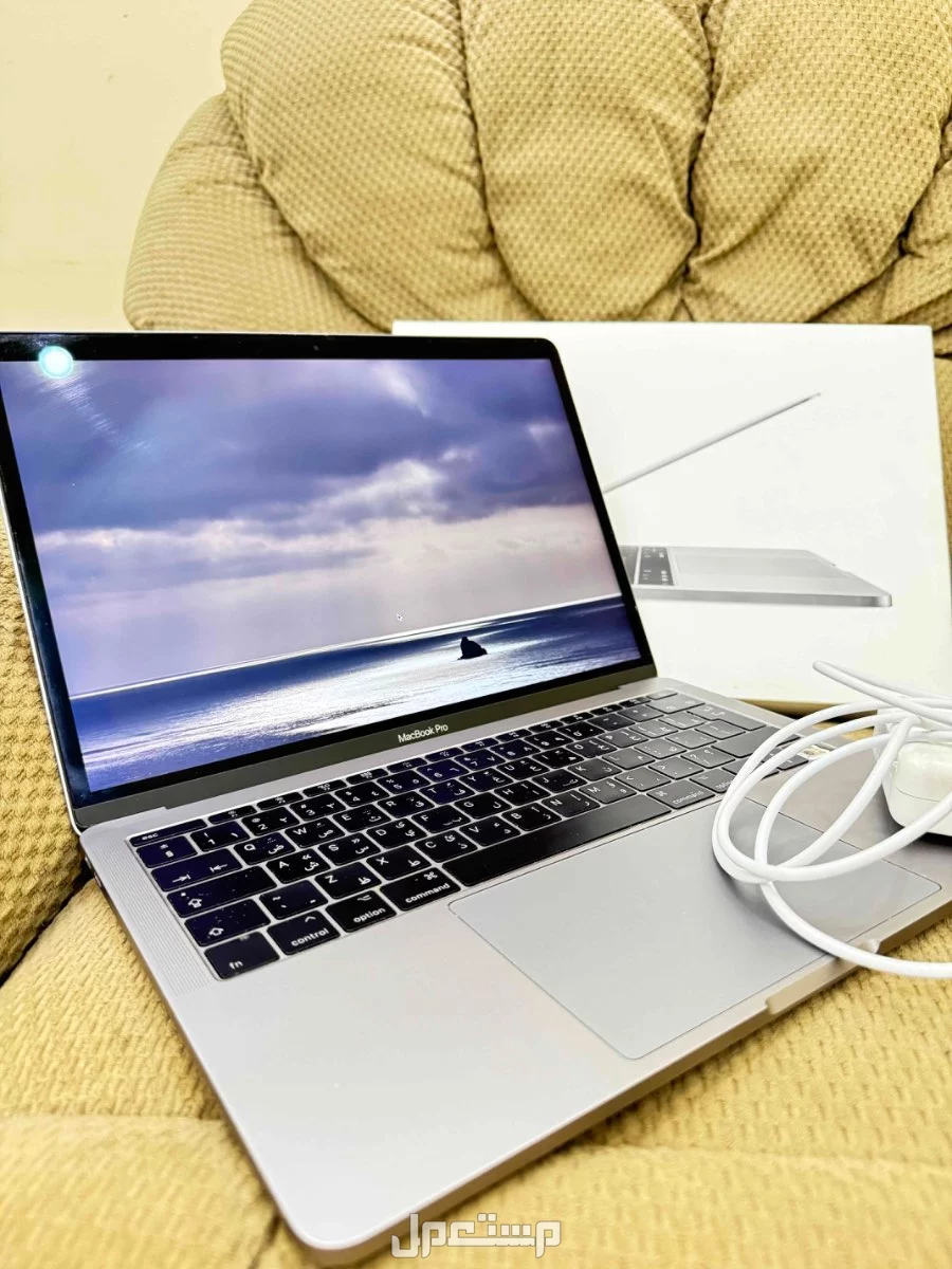 لابتوب ماك بوك برو استخدام نظيف