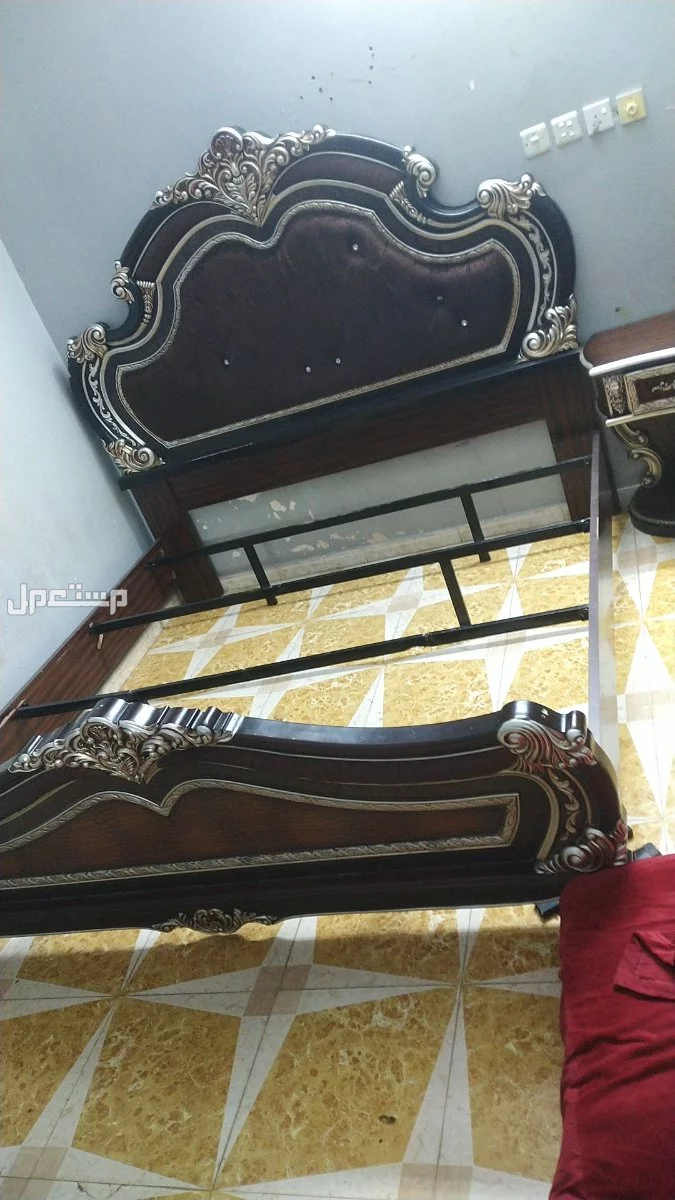 2 مكيفات وكنب وغرفت نوم في صبياء بسعر ألف ريال سعودي
