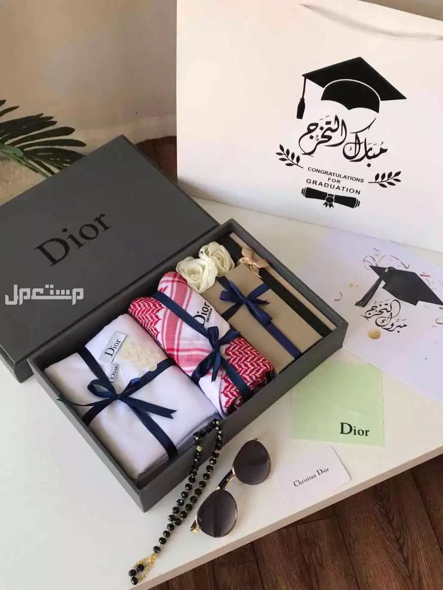 بكس رجالي ديور صيفي كوري شماغ وقماش ونظارة
