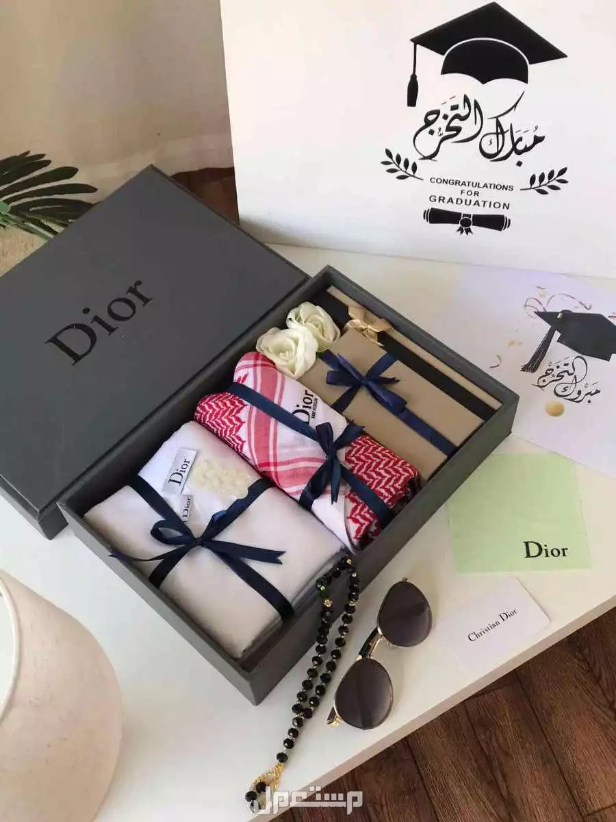 بكس رجالي ديور صيفي كوري شماغ وقماش ونظارة