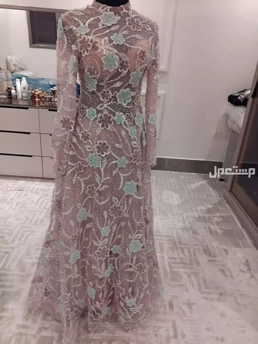 فساتين للبيع  اثنين وردي واسود للتواصل علواتس اب 0531333191