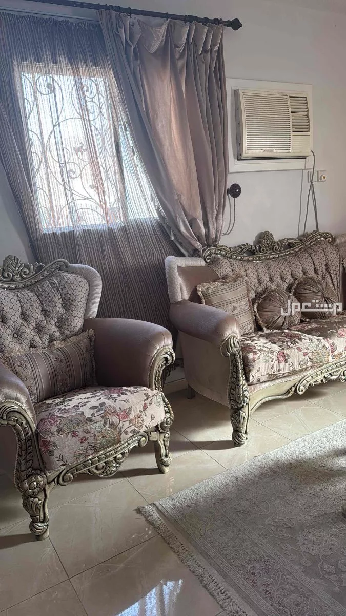 طقم كامل مع الملحقات للبيع بالسوم  في مكة المكرمة