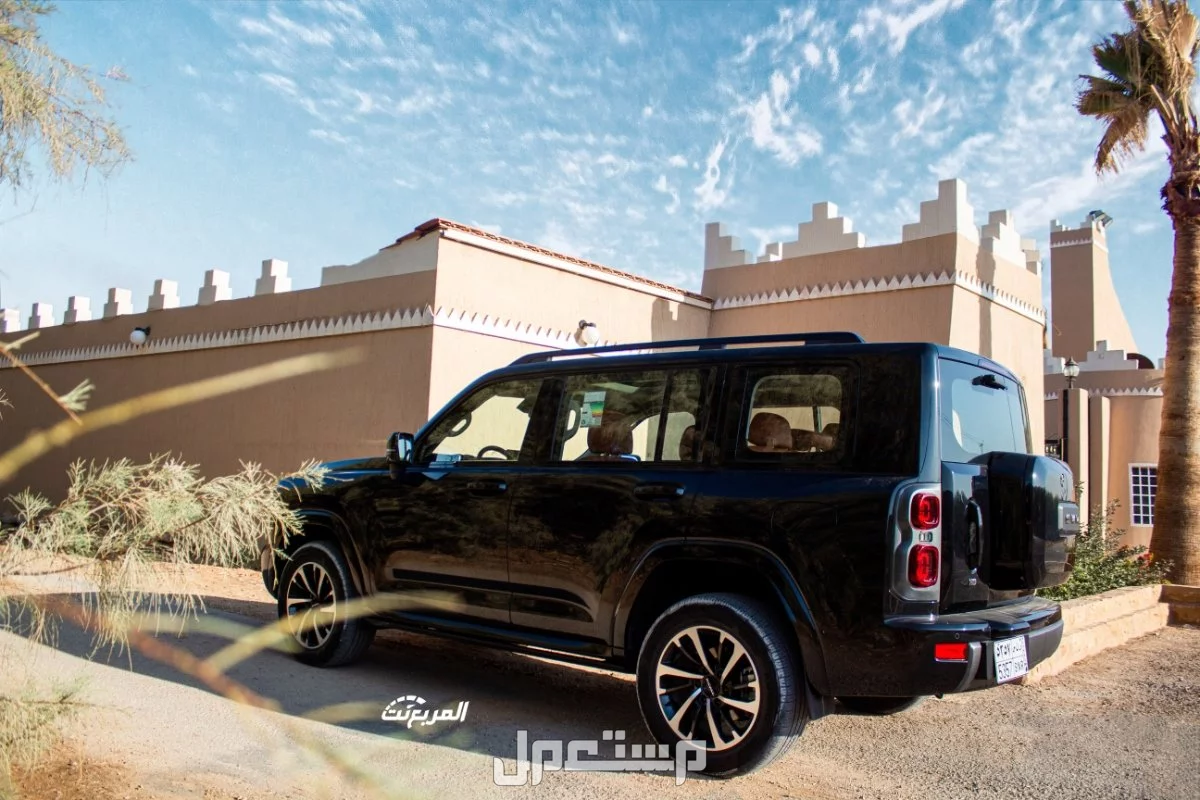 مقارنة شاملة بين هافال H9 2025 وجيتور T2 2025 في السعودية تصميم خلفية هافال H9 2025