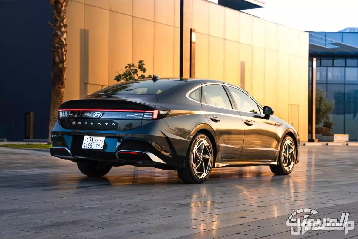 مميزات وعيوب هيونداي سوناتا 2025 جميع الفئات مع الأسعار والمواصفات تصميم خلفية هيونداي سوناتا 2025