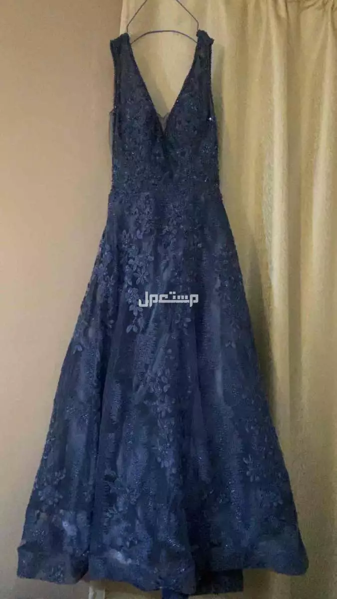 فستان سهرات للبيع من جده حي مشرفه شارع فلسطين بسعر 700