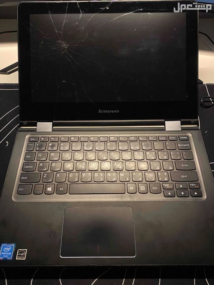 للبيع لابتوب Lenovo Yoga 300-11IBR (قابل للطي / لمس) - استخدام سنة فقط ماركة لينوفو في الرياض بسعر 800 ريال سعودي