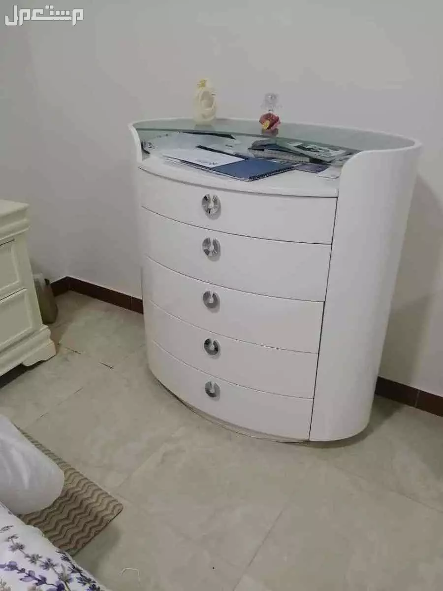 اثاث منزل بحالة ممتازة تصفية على الاثاث